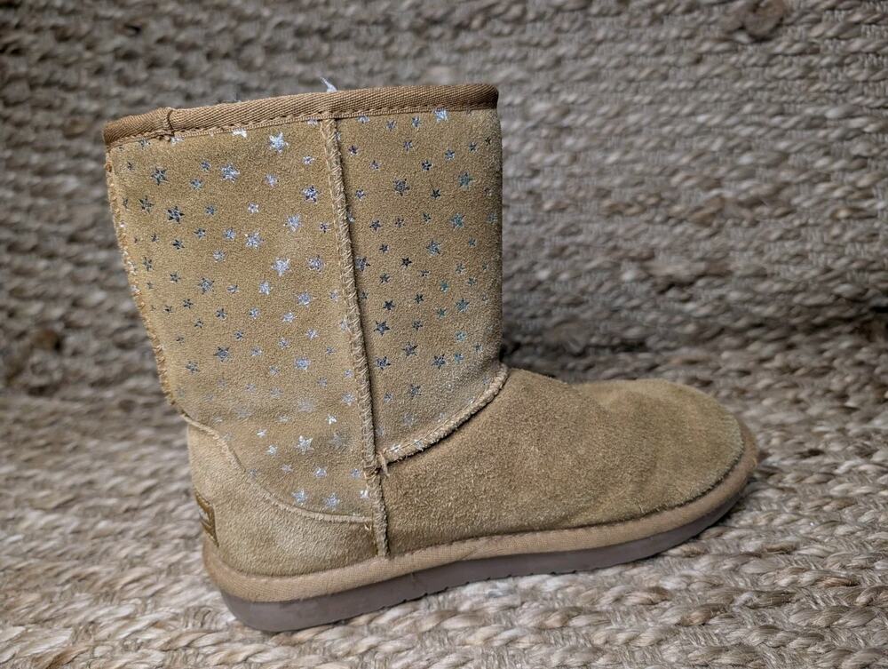 Koolaburra UGG KidsKoola Short Stars Brown Winter Boots Girls Size 3 School